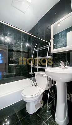 Rented by City Connections Realty | media 16