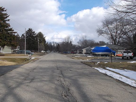 5th image of 4904 W Shore Dr