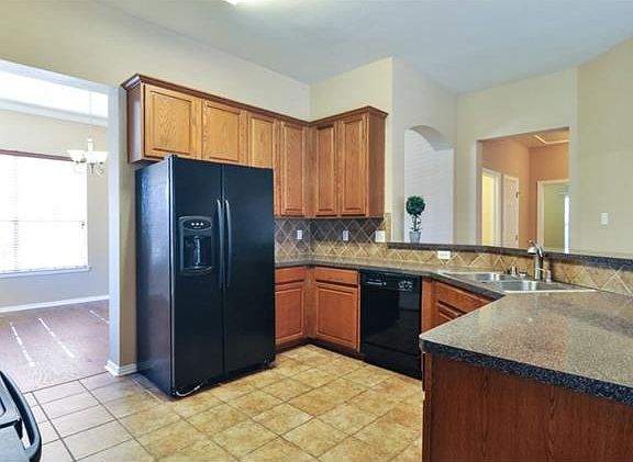 5th image of 4205 Briarcreek Dr