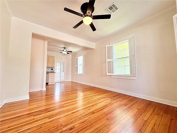 5th image of 140 Carrollton Ave