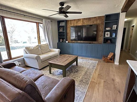 3rd image of 7 Fitz Ave