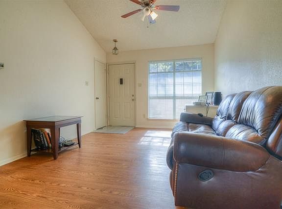 2nd image of 1015 E Yager Ln Unit 190