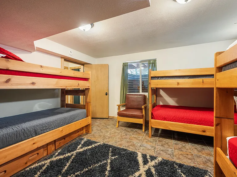 497 W Yarrow Ct — Photo 35