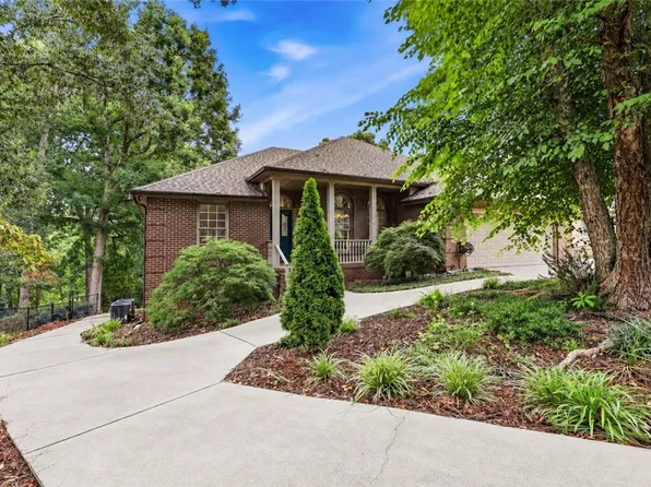 102 Pier Thirty Three, Townville, SC 29689