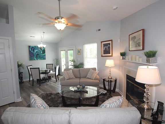 4th image of 276 Darenia Ln