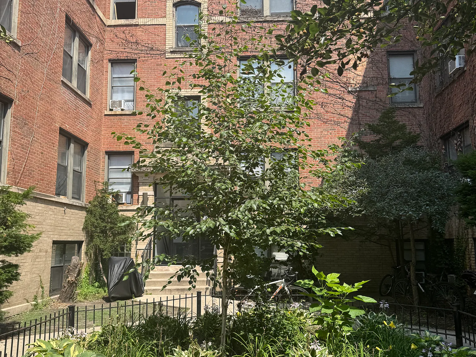 2 bed, $1,550 — Photo 2
