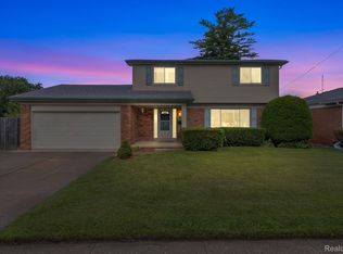 2315 Edwin Dr, Warren, MI 48092