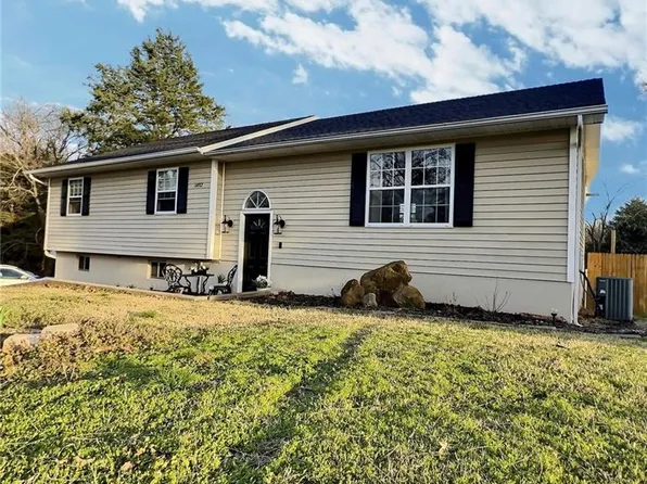 14932 E Redbird Rd, Nevada, MO 64772