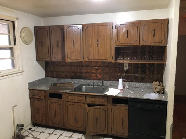 1546 Kappel Dr, Saint Louis, MO 63136