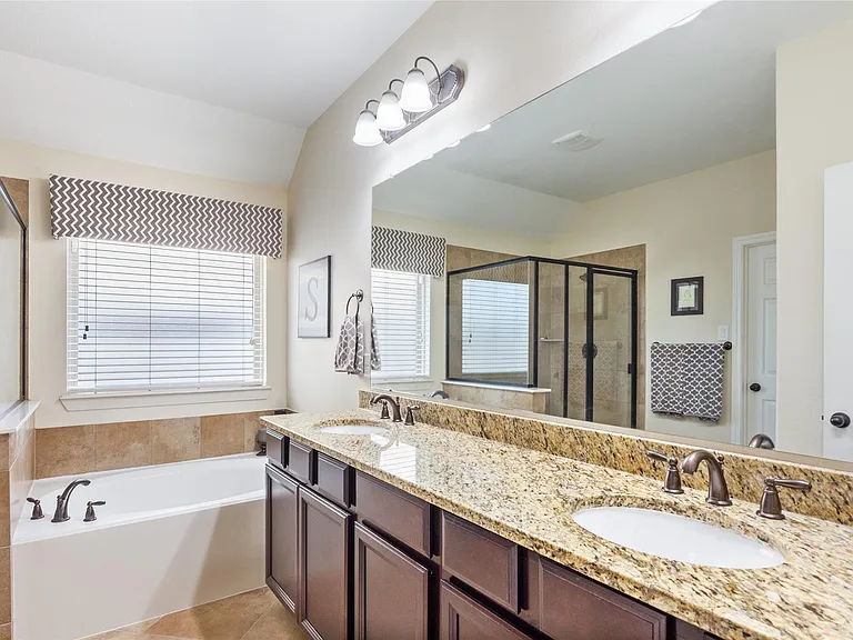 19826 Summit Crest Ct — Photo 19