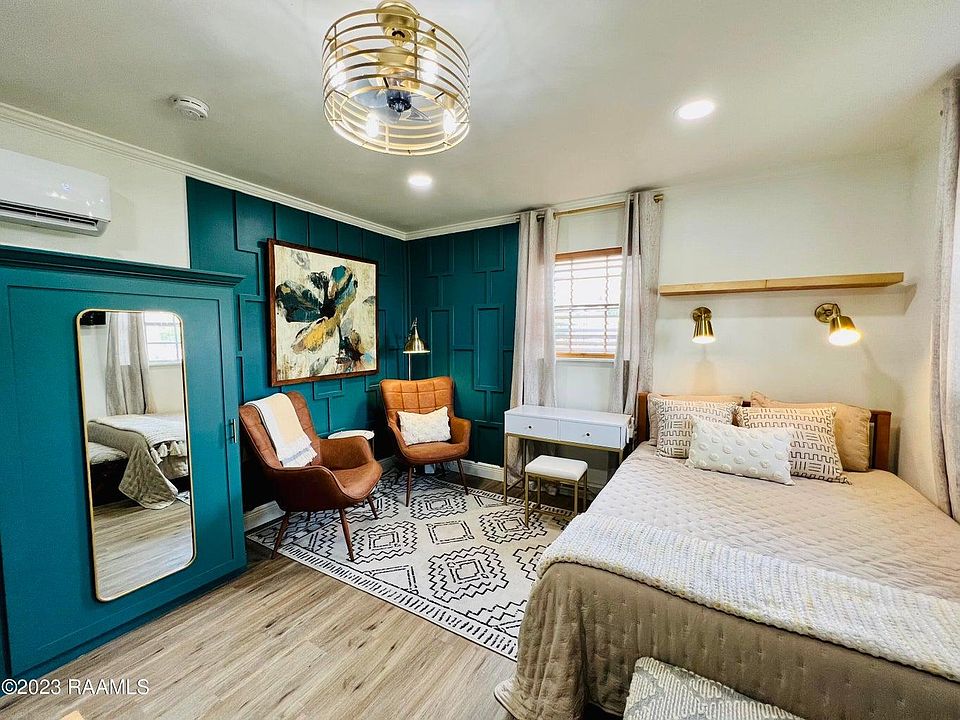 1st image of 3121 Johnston St #100
