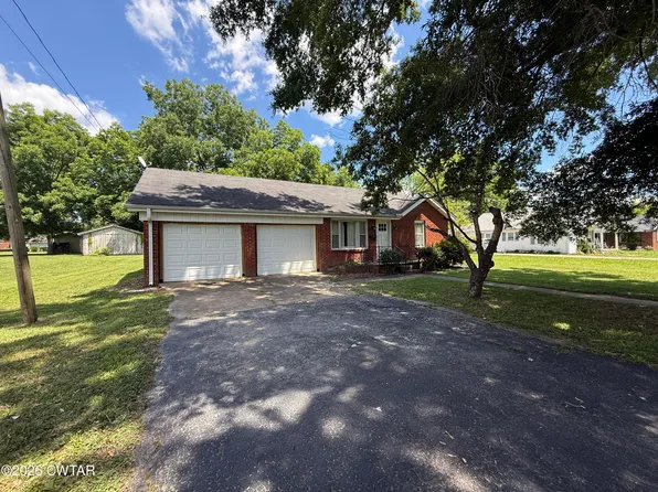 328 Florida Ave N, Parsons, TN 38363