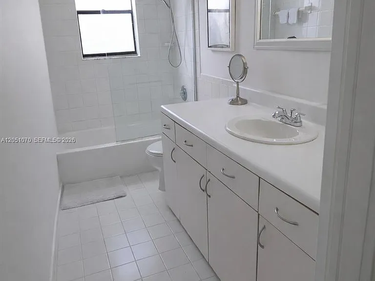 500 NE 2nd St #221 — Photo 3