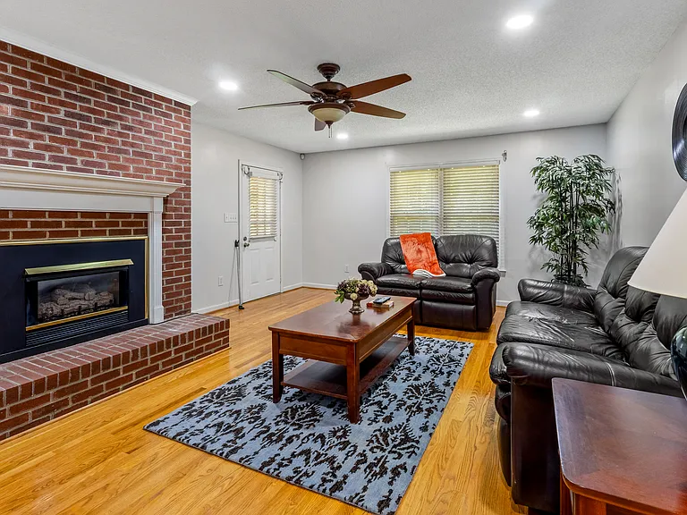 120 Palms St — Photo 18