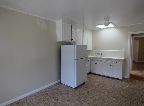 2nd image of 274 Munich St