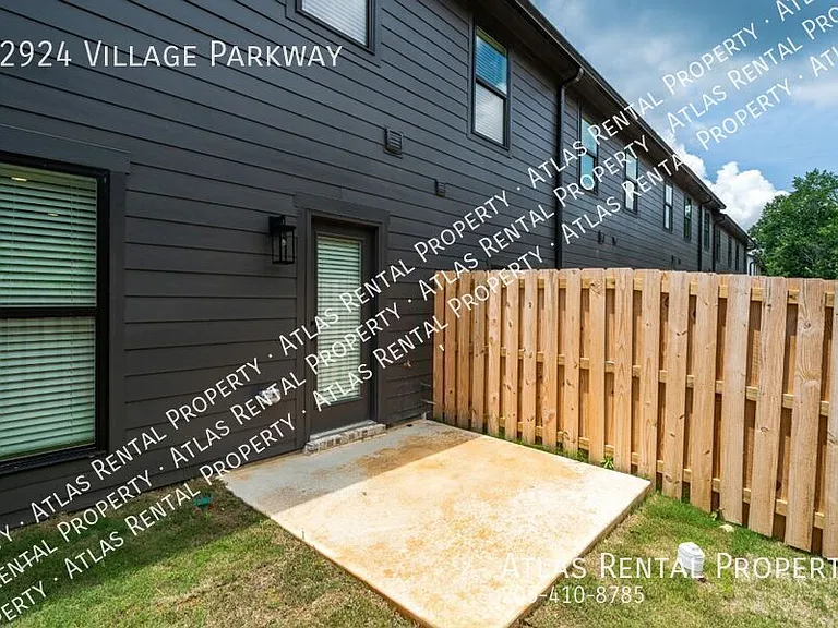 22924 Village Pkwy — Photo 5