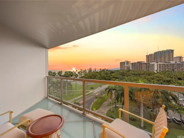 223 Saratoga Rd #817, Honolulu, HI 96815