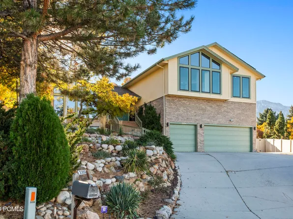 3396 E Daneborg Dr, Cottonwood Heights, UT 84121