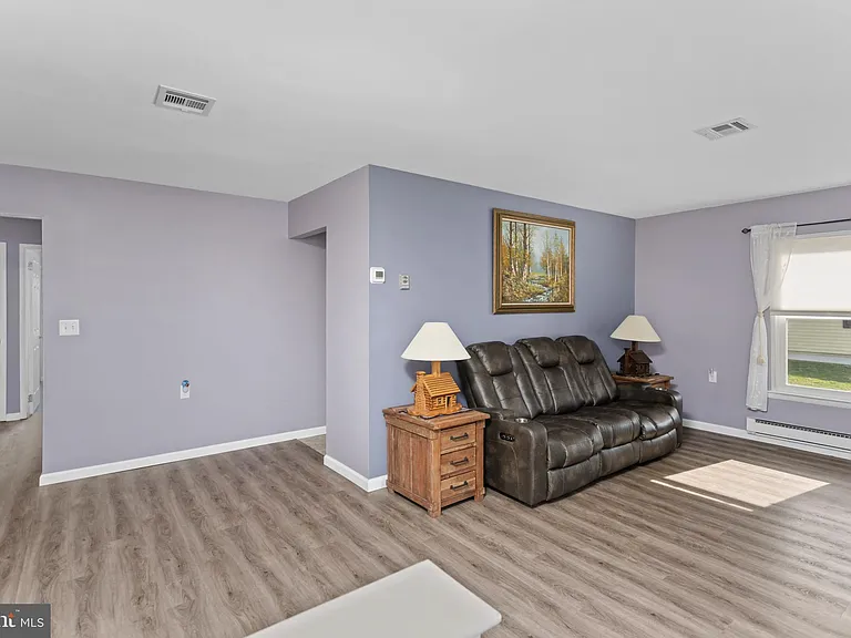 224 Huntington Dr — Photo 8