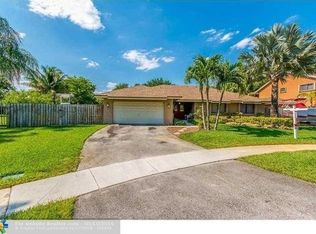 10021 SW 7th Ct, Pembroke Pines, FL 33025