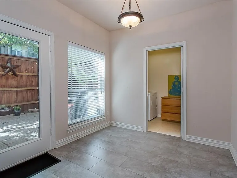 5735 Richmond Ave #B — Photo 16