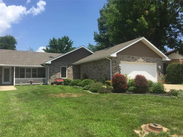 3 Arbor Ln, Glen Carbon, IL 62034