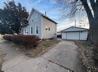1412 13th Ave, Moline, IL 61265
