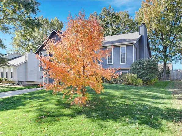 12838 S Navaho Dr, Olathe, KS 66062