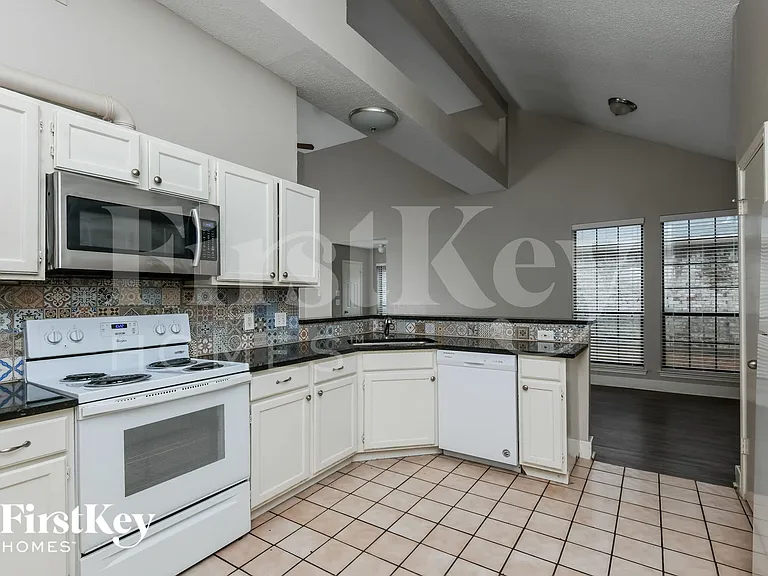 4213 Amy Dr — Photo 8