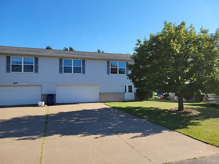 411-413 Gaylee St — Photo 1
