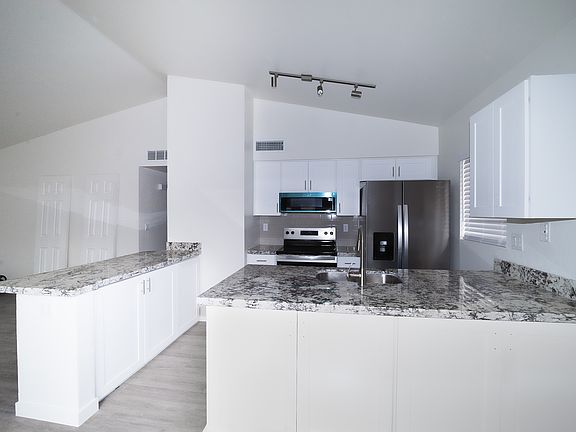 5th image of 23 W Loma Vista Dr APT 103