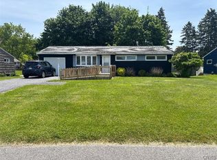 110 Brentwood Dr, Syracuse, NY 13219