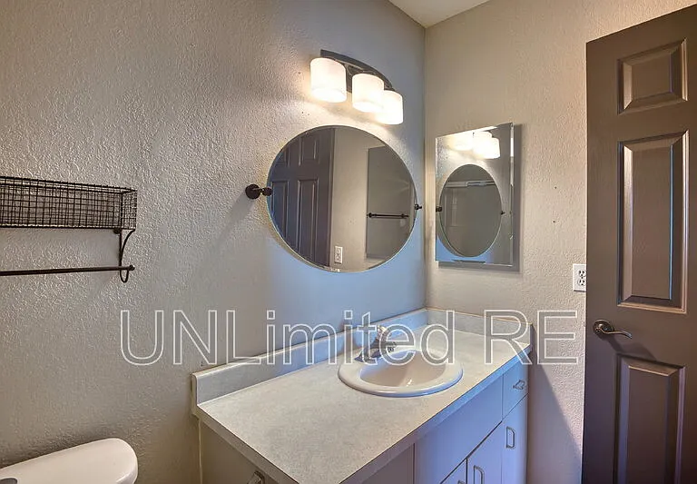 1435 Beefeater Dr — Photo 35