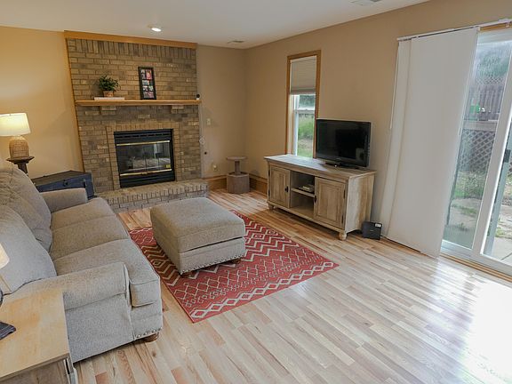 4th image of 7587 Melinda Ct SE