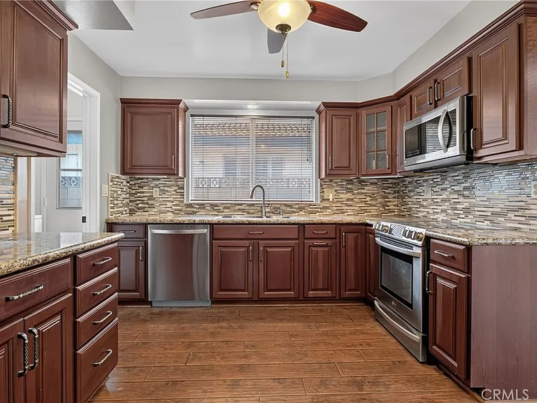 9624 Swinton Ave — Photo 10