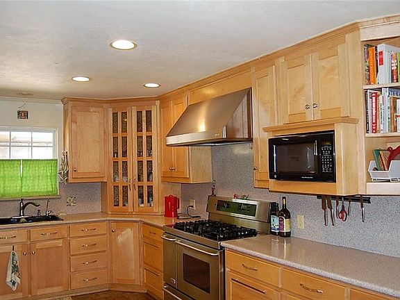 5th image of 2608 Glenwood Ln