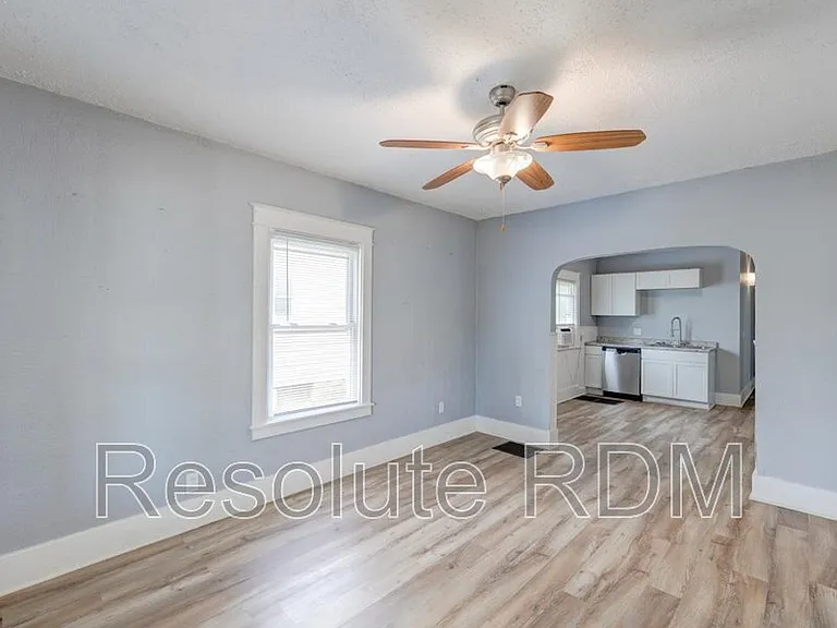 1308 E Taylor St — Photo 9