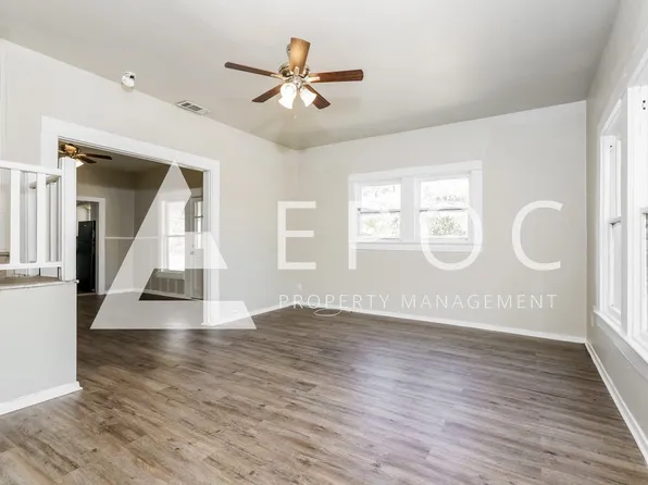 2616 N 20th St, Waco, TX 76708