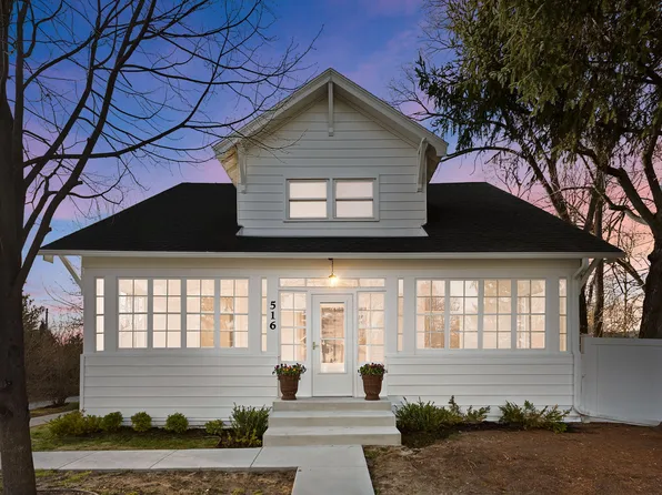 516 W Detroit St, New Buffalo, MI 49117