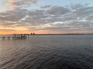 1906 Riverside Dr E, Bradenton, FL 34208