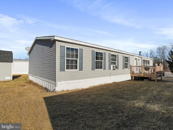 529 Royal Crest Dr, Martinsburg, WV 25401