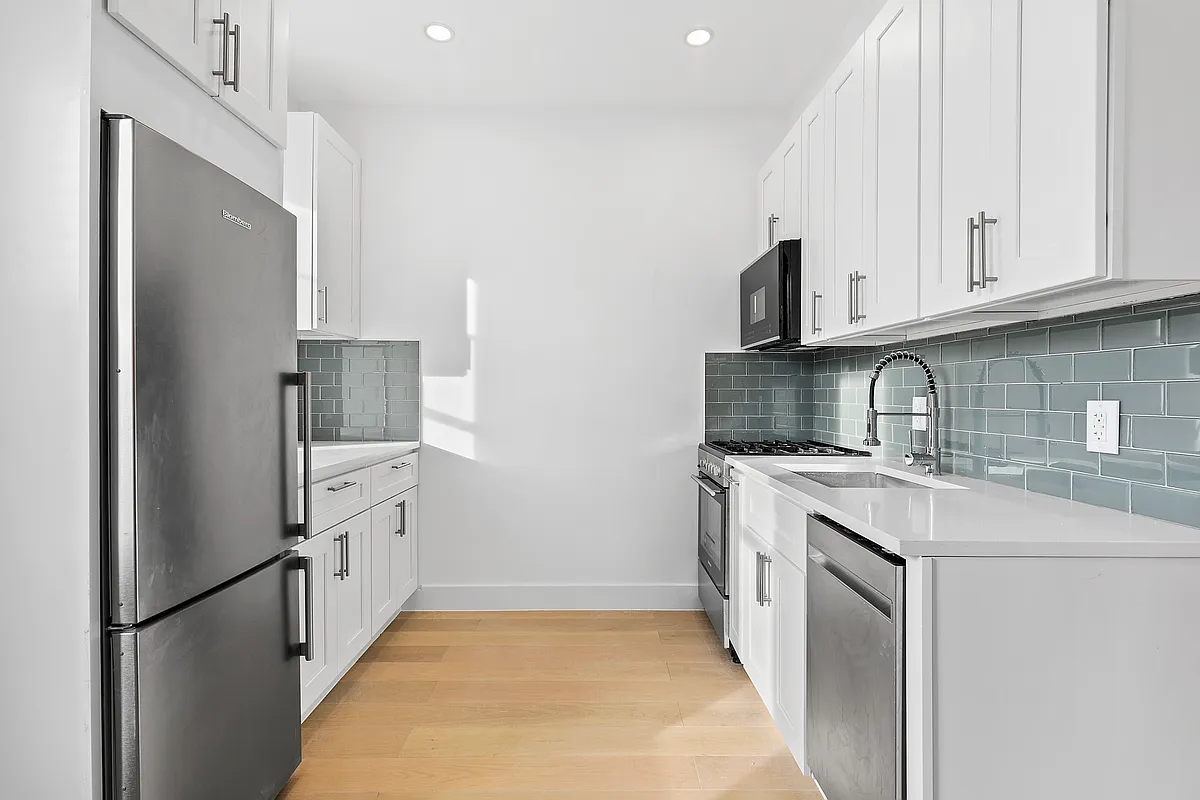 Building Photo - 547 Throop Ave #4F
