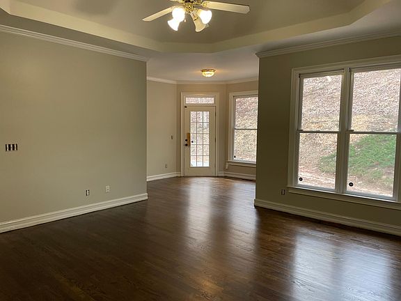 4th image of 785 Oak Trail Dr