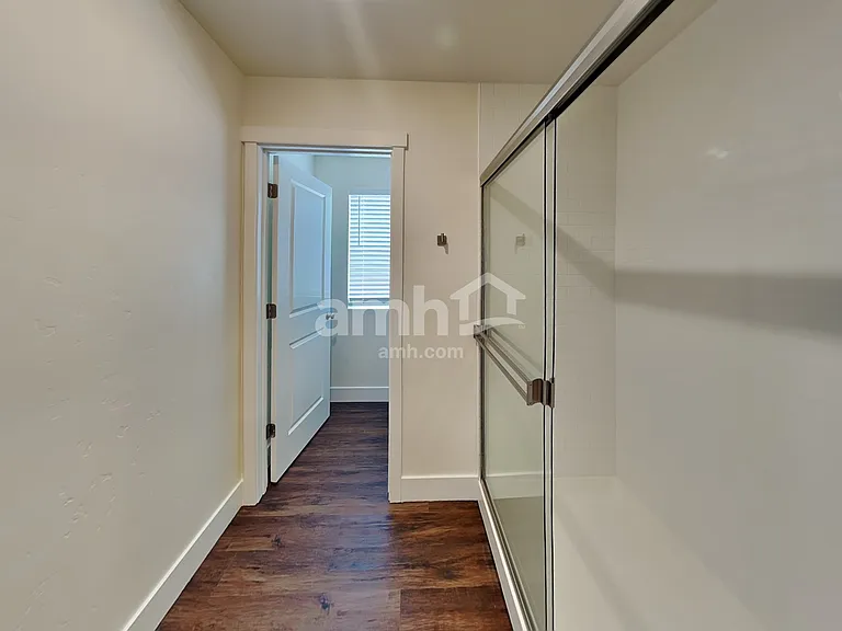 715 S Rocker Ave — Photo 12