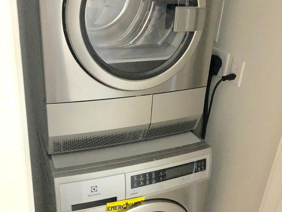 2nd image of 242 Garfield Ave APT 4