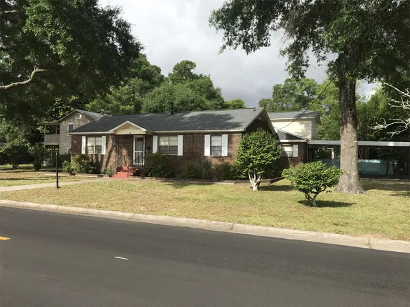 207 Chicago Ave, Valparaiso, FL 32580
