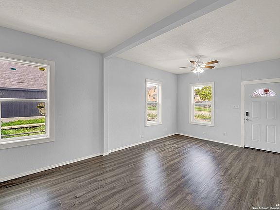 5th image of 1426 E Carson St.