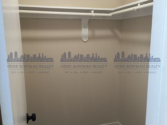 3rd image of 705 B Ave APT C