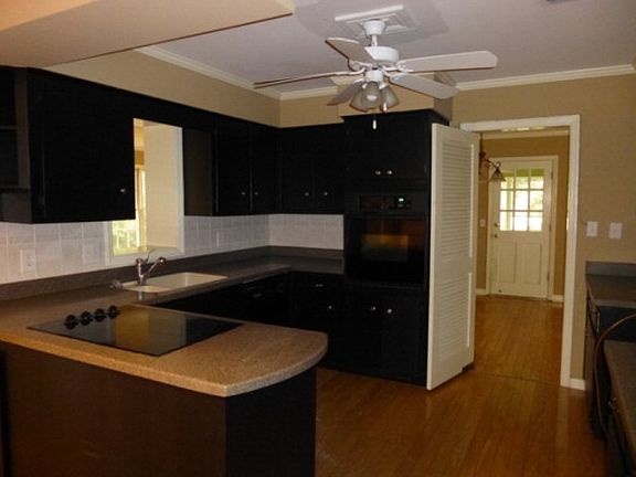 5th image of 213 Hermitage Way