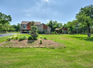 2828 Bobwhite Trl, Edmond, OK 73025